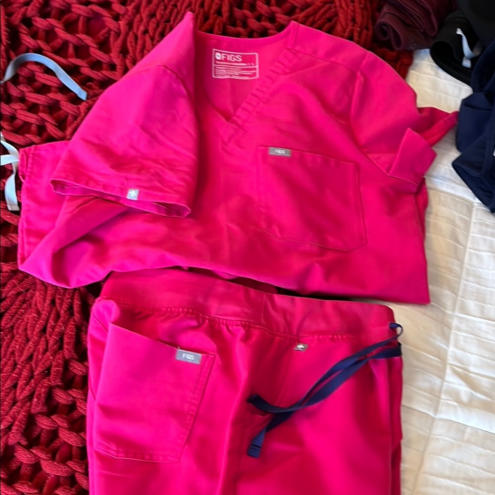 Figs Hot Pink Scrub Set